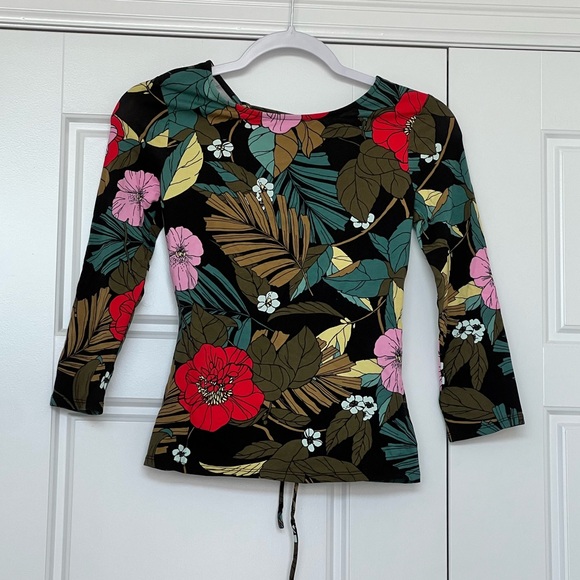 Guess Top - Picture 1 of 5